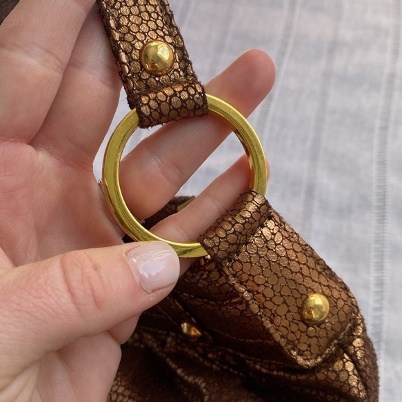 XOXO NWOT bronze metallic Y2k shoulder bag. - Picture 5 of 11